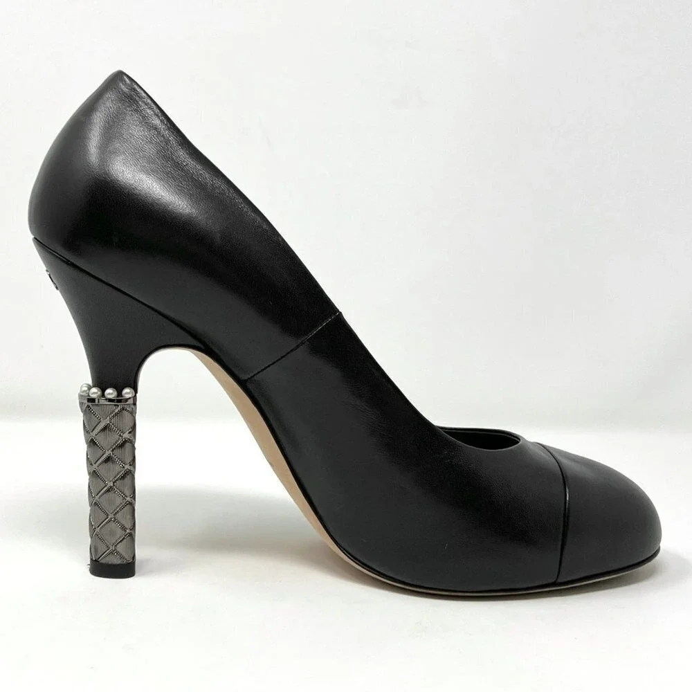Chanel Black Leather Pumps CC Logo Classic Heels‎ 39.5